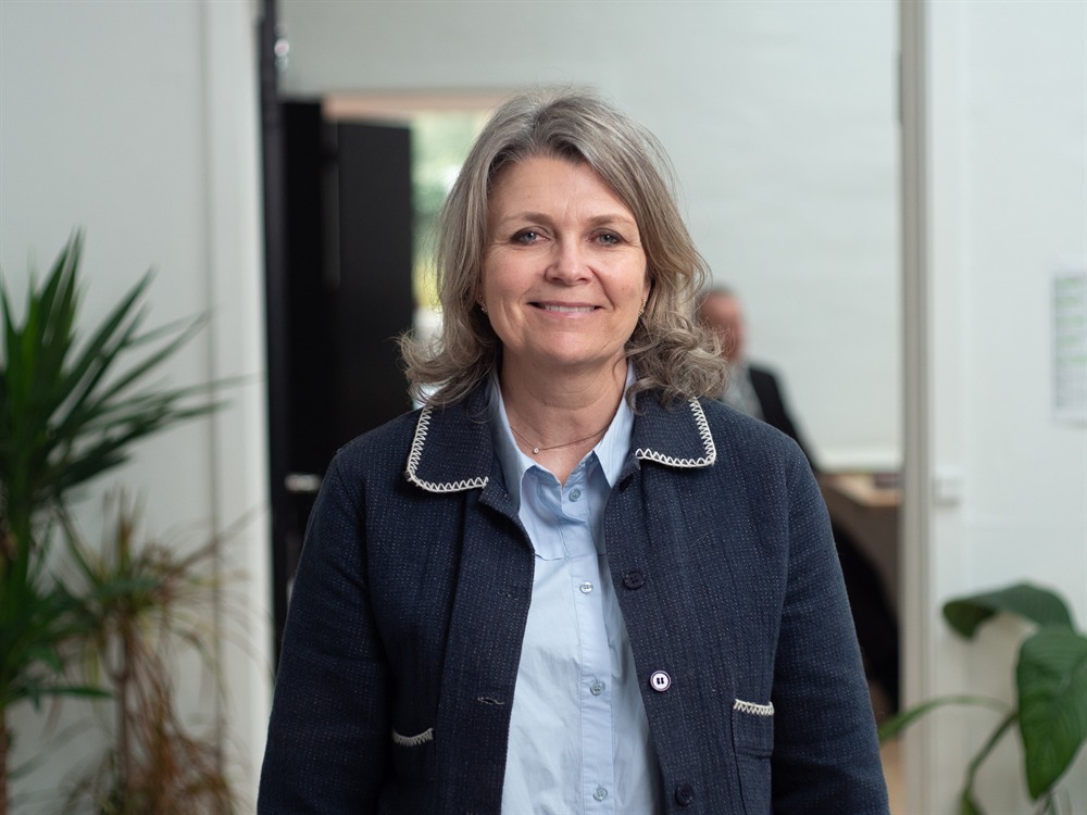 CHARLOTTE BRETH GRAVERSEN